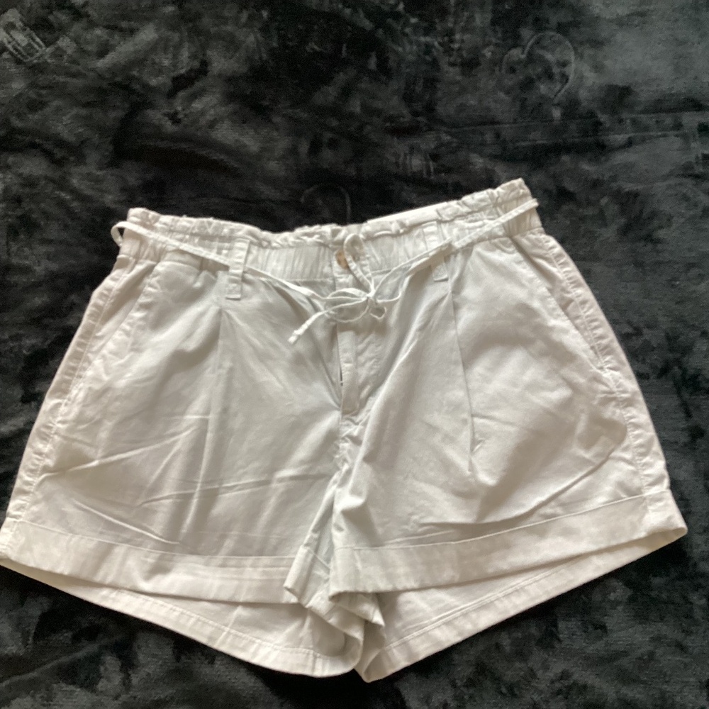 American Eagle NEW WITH TAGS, high- waisted poplin trouser short, blue, size 8